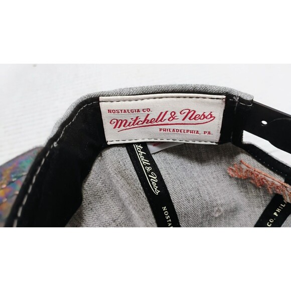 MITCHELL & NESS HARDWOOD CLASSICS SAN ANTONIO SPURS OIL SLICK SNAPBACK CAP HAT - Picture 8 of 9